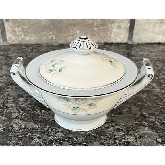 Vintage Sheraton Lidded Sugar Bowl ONLY
Harmony House Fine China Sears #3250 - Picture 2 of 8